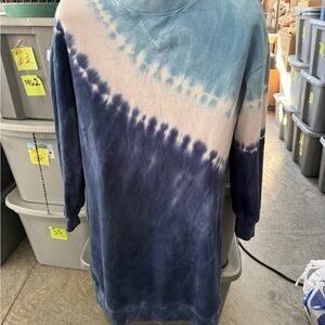 Tie-Dye Long Sleeve Dress p26